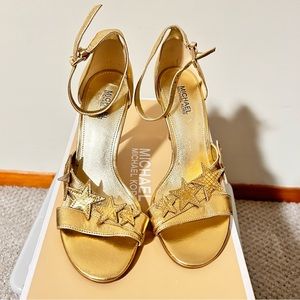 Michael Michael Kors Lexie Gold Star Applique metallic leather Sandal Size 5